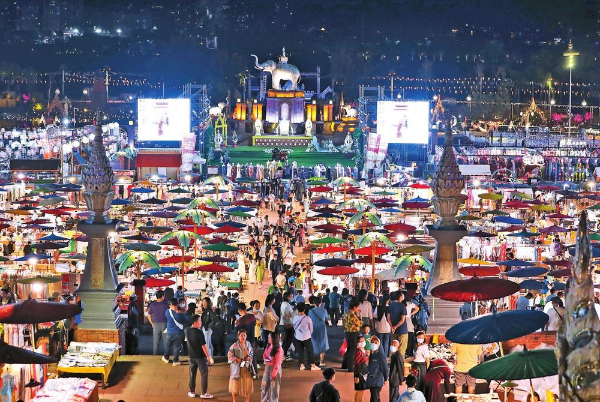 中老铁路：感受“大动脉”涌出的强劲热力