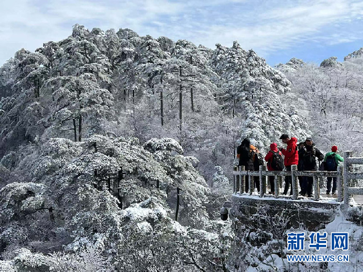 黃山初雪遇“小雪”