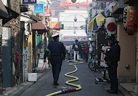 东京歌舞伎町繁华街道失火 1人伤多栋建筑被烧