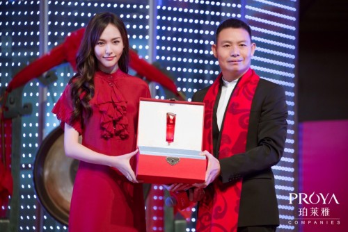 引领国产美妆走向全世界 珀莱雅国内美妆第一股上市 引领国产美妆走向全世界 珀莱雅国内美妆第一股上市