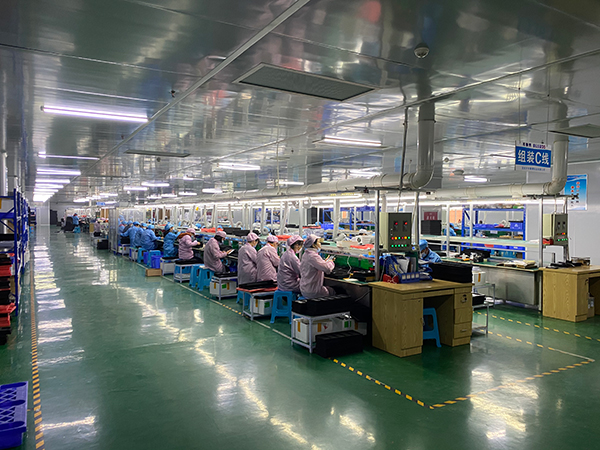 宜宾翠屏：工业企业加足马力 全力冲刺四季度_fororder_宜宾市布鲁博科技有限公司车间