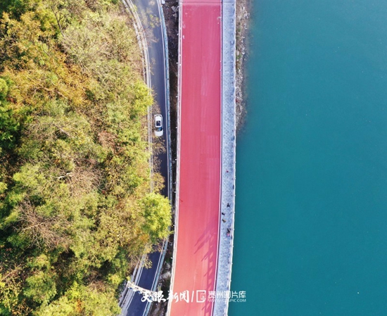 铜仁：慢行“彩”路美如画_fororder_微信图片_20211130084927