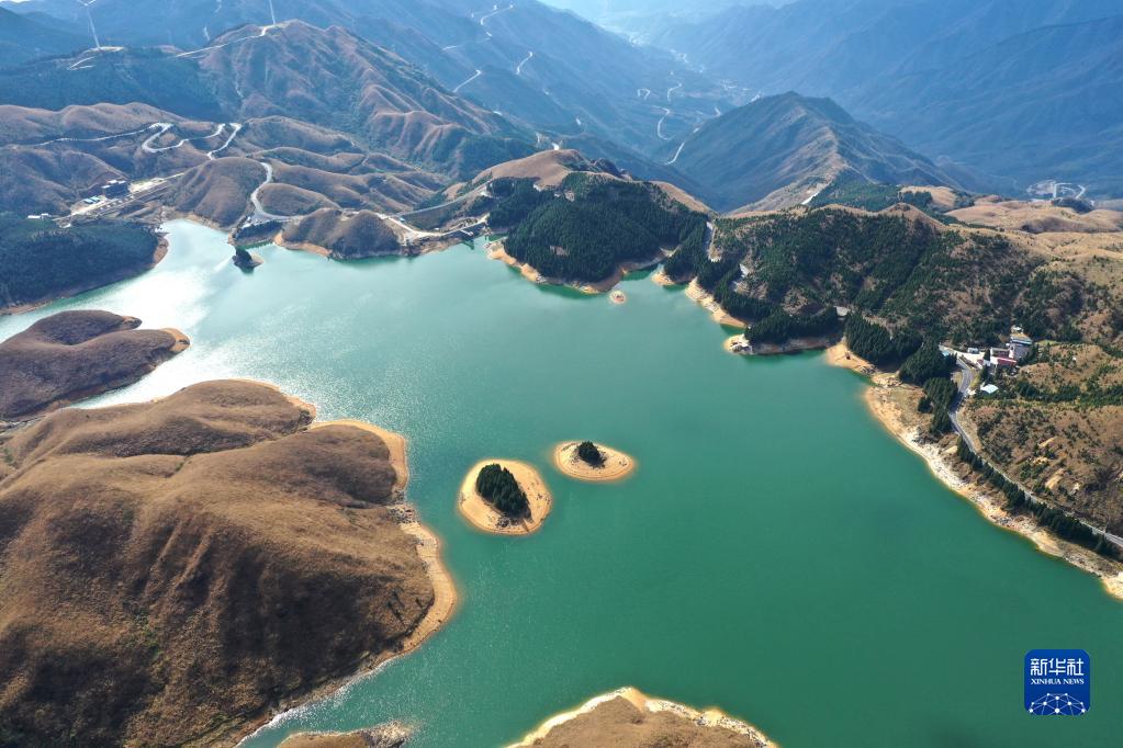 广西全州：高山天湖景色美