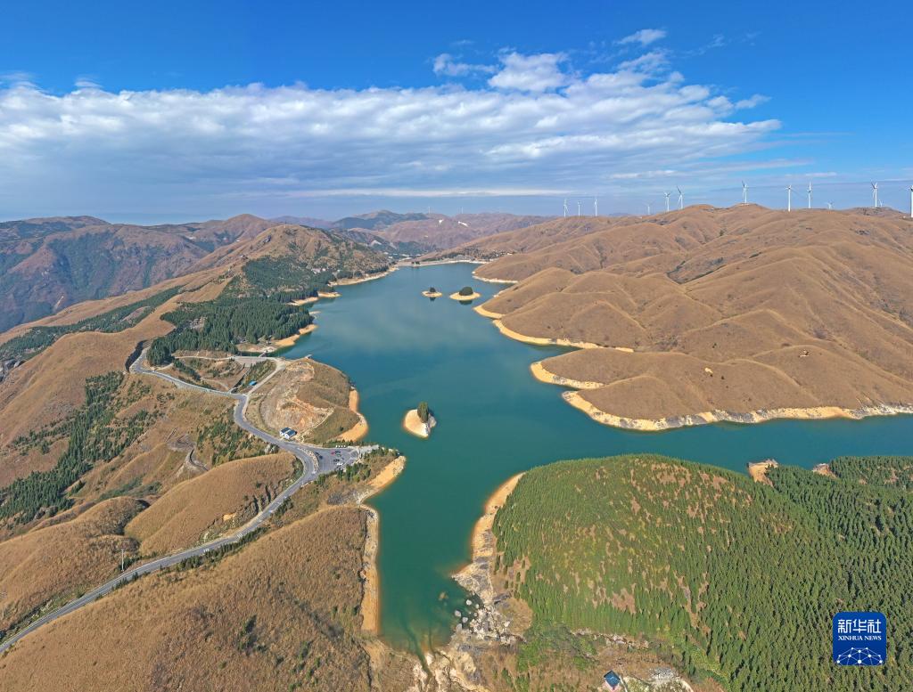 廣西全州：高山天湖景色美