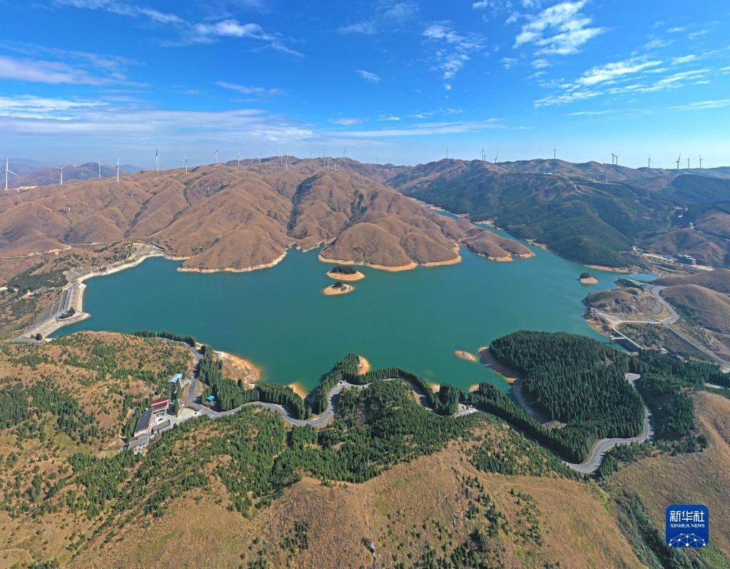 廣西全州：高山天湖景色美