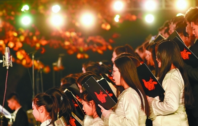（文体）南京举行“和平颂—多媒体音诗画交响音乐会”