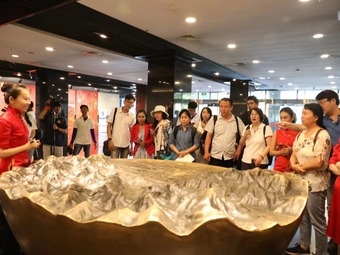 古老与现代和谐统一 四国拍摄组探寻北京文化魅力_fororder_002151eb05d7c1def2ff88691202eef