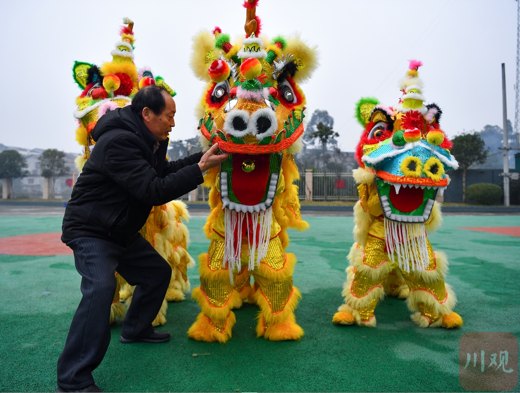 （转载）学非遗 “双减”之后 自贡荣县乡村小学生成为麒麟灯传承人