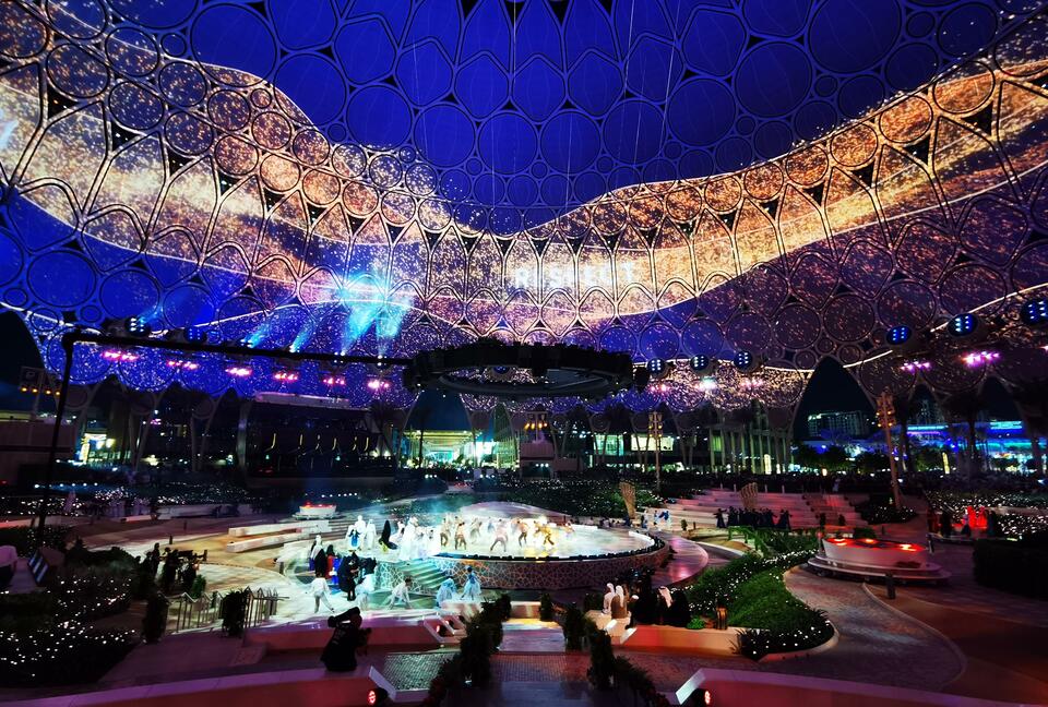 阿联酋50周年国庆日庆典演出在迪拜世博会主会场举行