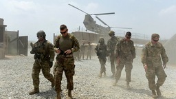 美国政客敢不敢让阿富汗受害者家属到“民主峰会”发声？