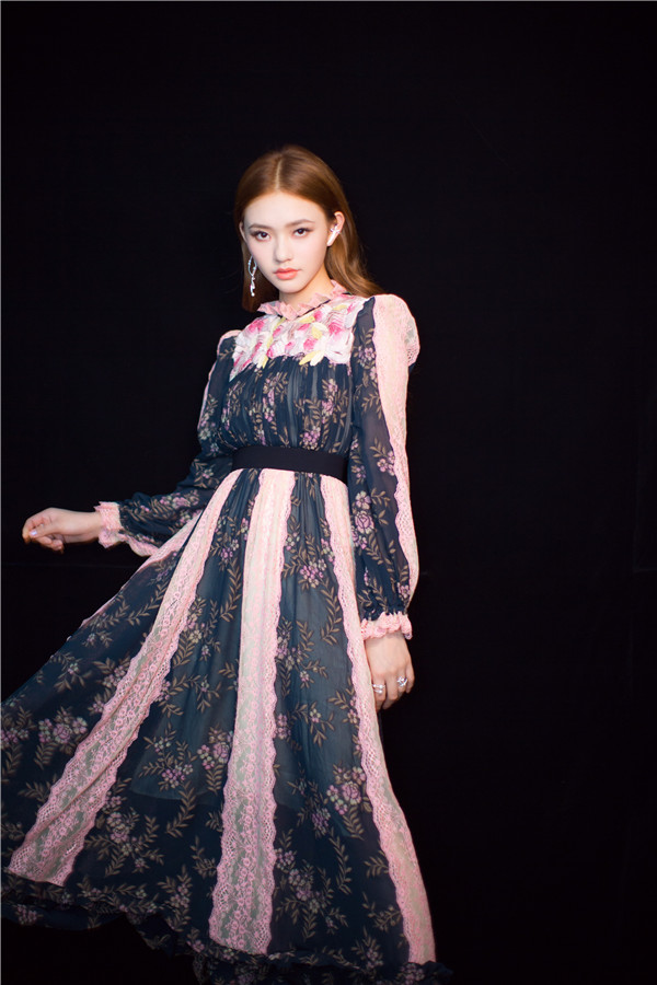 圖片默認標題_fororder_林允時尚先生盛典03