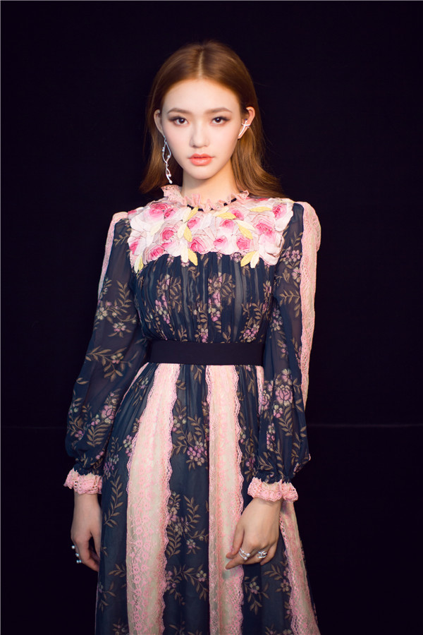 圖片默認標題_fororder_林允時尚先生盛典02