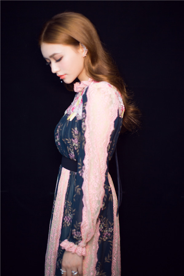 圖片默認標題_fororder_林允時尚先生盛典01