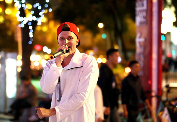 老外在四川|波兰人菲利普:从独闯成都到"网红大咖"的创业路