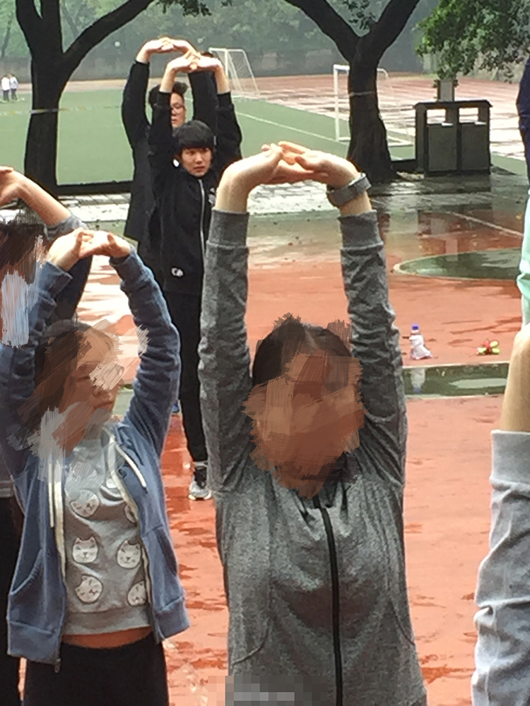 TFBOYS王源中考体考 跳绳跑步活力十足