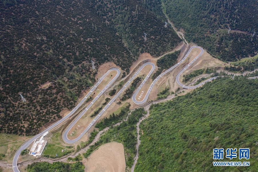 埡口：川藏公路上的觀景臺