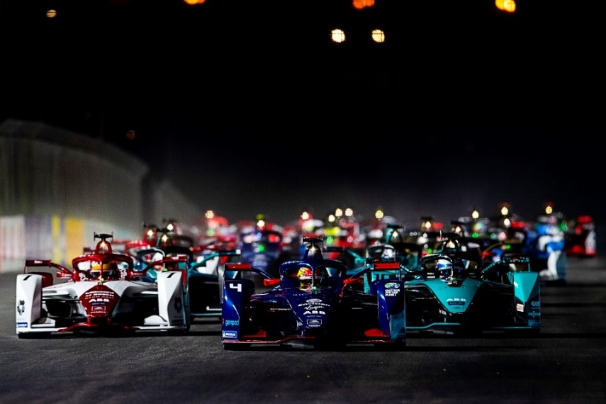 中東面面觀丨F1大獎賽首次落戶沙特 石油王國為何對汽車産業如此上心？