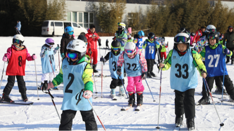 “激情冰雪•魅力北京” 千人滑雪体验活动在京启动
