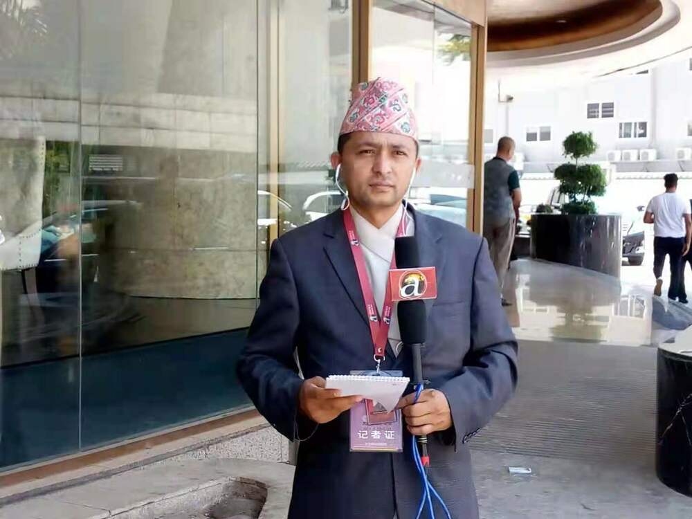 बीआरआई नेपालका लागि कोषेढुंगाः ओलीको चीन भ्रमणका २ उपलब्धीः शिव दाहाल, पत्रकार_fororder_Shiba Dahal- Reporting  Live