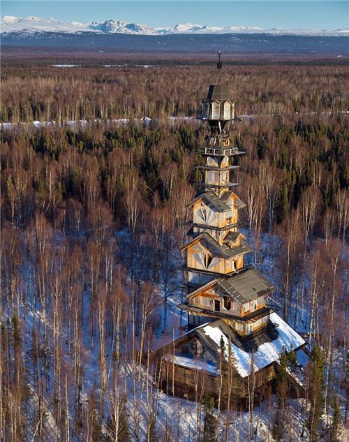 世界上最牛的高塔 由一座座小木屋堆叠而成 国际在线 0514