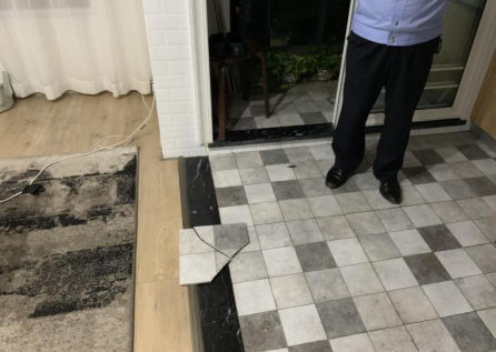 【B】重慶江北：男子撒氣從21樓扔下三塊瓷磚被刑拘