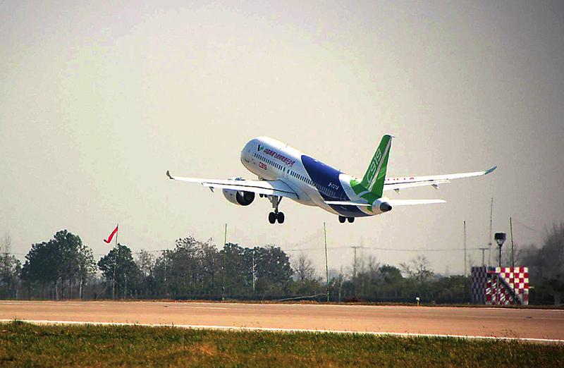 【今日看点】C919大型客机 型号合格审定试飞在阎良开飞