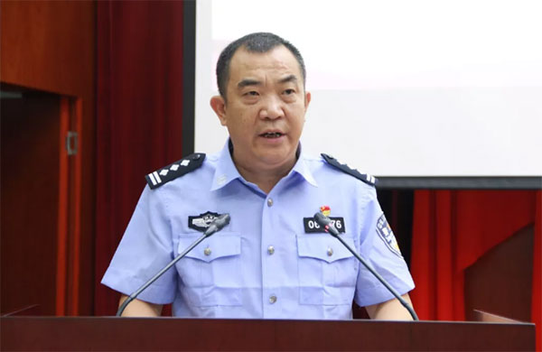 眉山市公安局副局长,仁寿县副县长,仁寿县公安局党委书记,局长王正祥