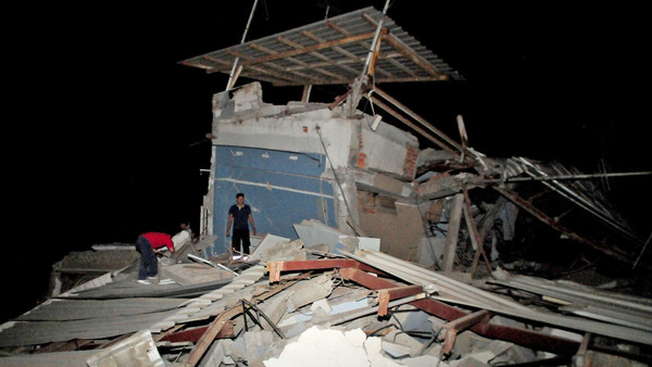 厄瓜多爾強震致246人死 大批建築夷為平地(圖)