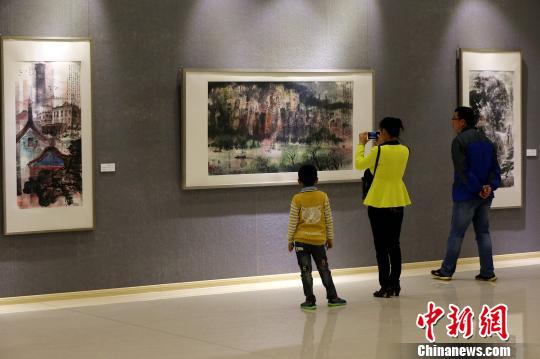 台湾画家：中国画走向世界需两岸艺术家共同努力