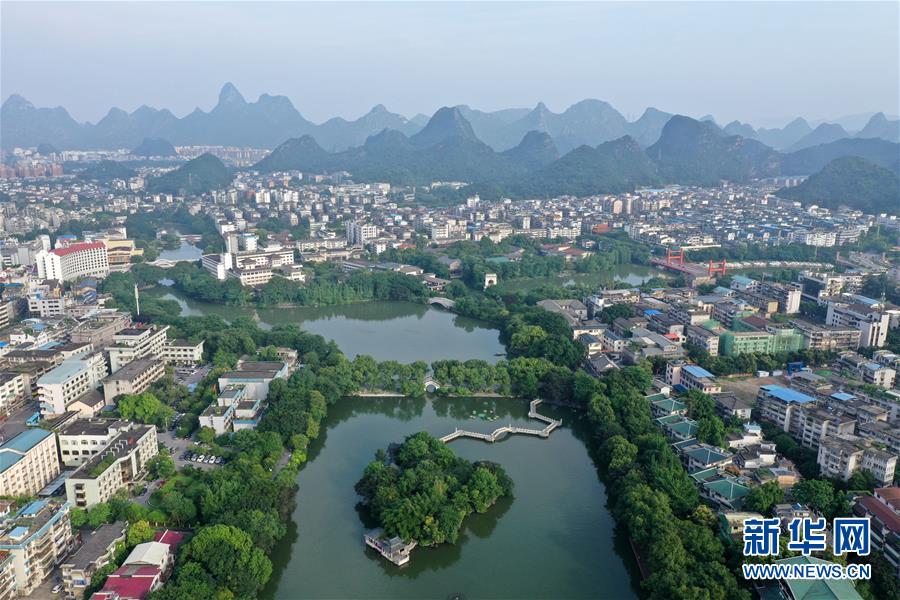 桂林湖光夏日美