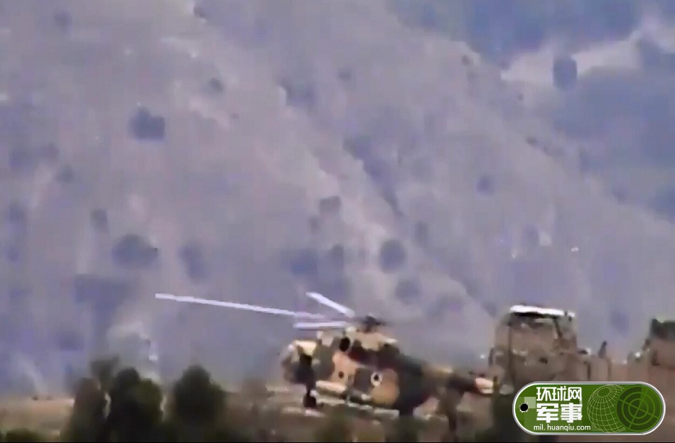 阿富汗米17降落在炸弹上被炸飞