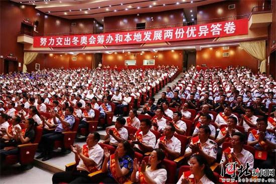 张家口市举行庆祝建党98周年暨"两优一先"表彰大会