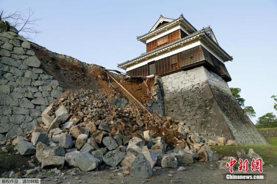 日本熊本強(qiáng)震致重要文物長(zhǎng)墻崩塌 停止對(duì)外開放