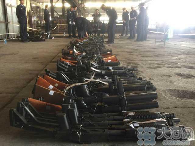 郑州警方销毁1262支枪支 多半为“退役”枪支(图)