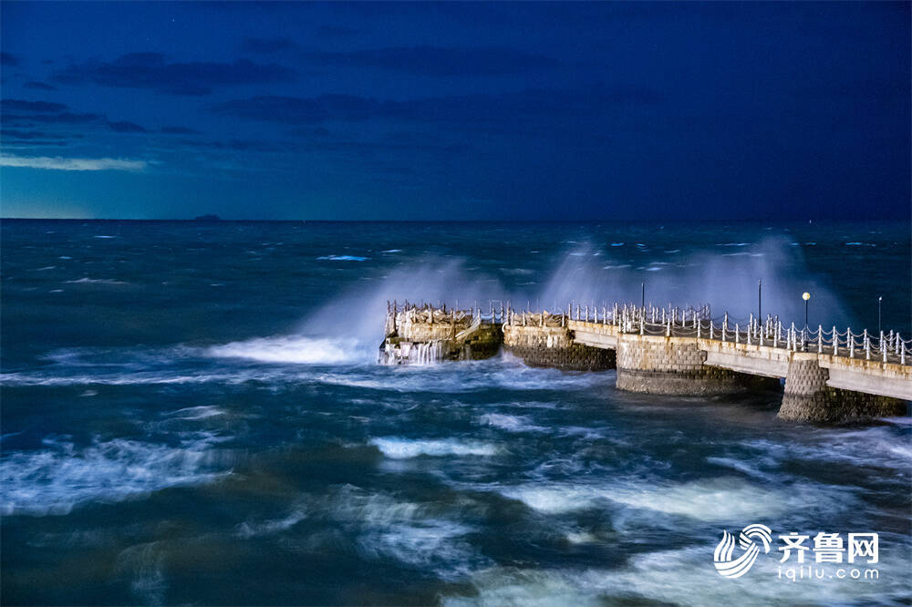 組圖｜威海現絕美“熒光海” 奪目似星河