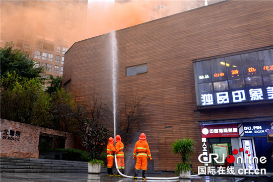 已過審【法制安全】兩江新區開展商場消防應急疏散實戰演練