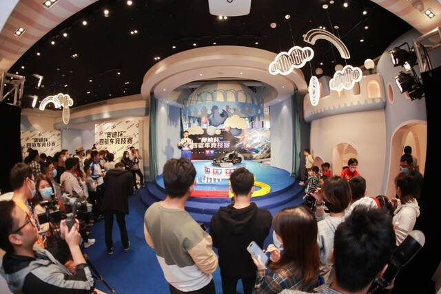 四驱车大赛热血回归 8090后玩家携家人齐聚BAPOBABO！