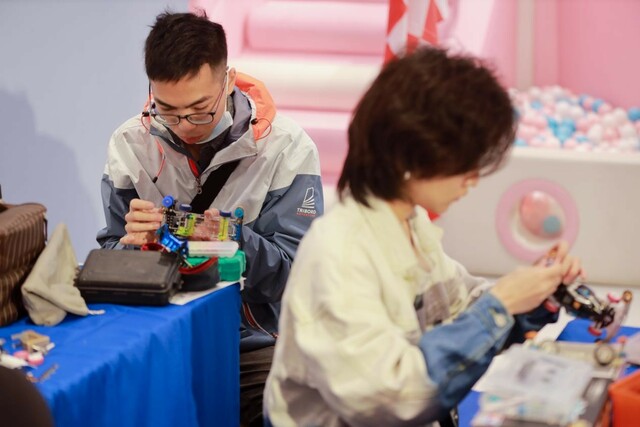 四驱车大赛热血回归 8090后玩家携家人齐聚BAPOBABO！