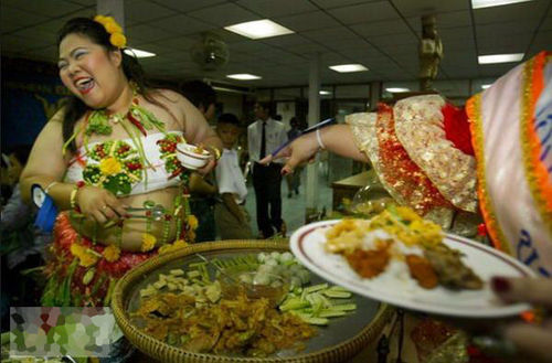 泰國舉行重量級人妖選美大賽 體重須超過80公斤