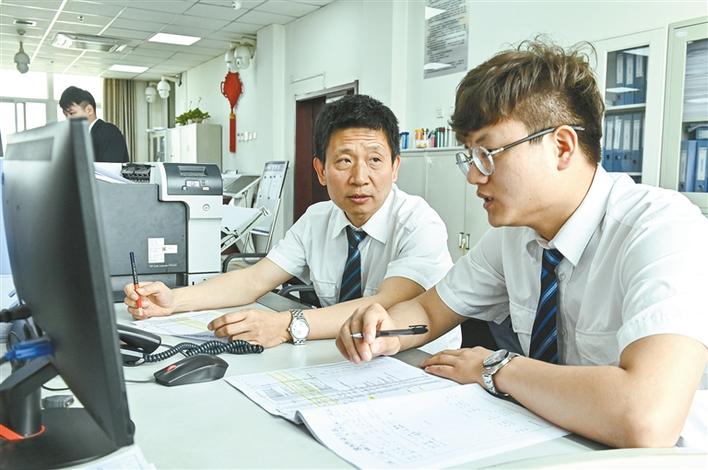 三位火车司机的铁路情缘