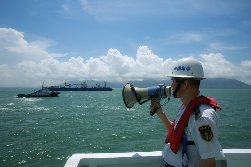 图片默认标题_fororder_现场海事人员护航演练