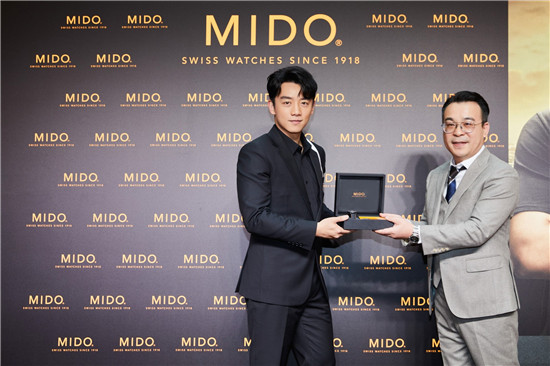 瑞士美度表代言人郑恺亮相南京中央商场品牌形象店_fororder_图片16