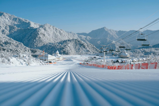 享攀西暖阳"为主题,突出四川冰雪,阳光两大资源优势,聚焦阿坝州,甘孜