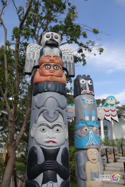 台湾各地各个部落的精神图腾、雕塑。（母曼晔 6月28日摄）