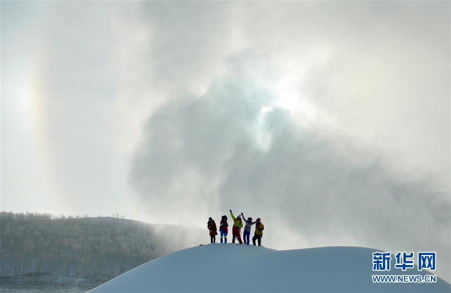 内蒙古牙克石举办凤凰山开雪节