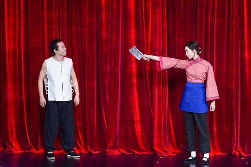 胡靜《喜劇總動員》再現炸裂演技胡氏菜刀逼婚引熱議