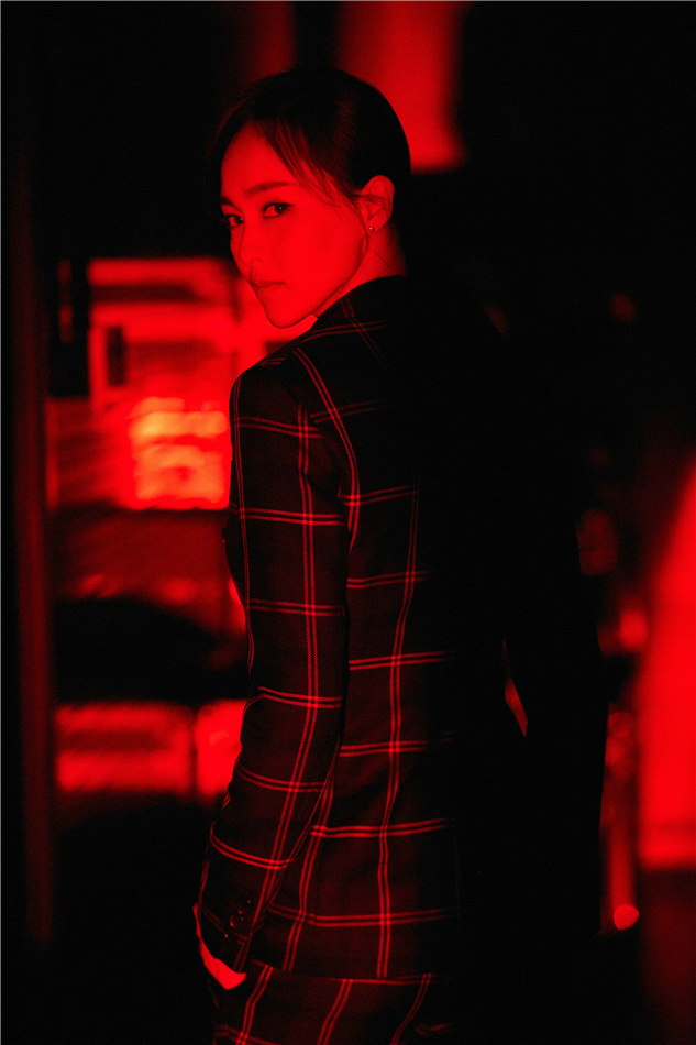 唐嫣母校分享演艺经历 称成功要脚踏实地