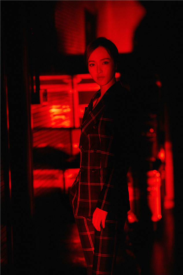 唐嫣母校分享演艺经历 称成功要脚踏实地