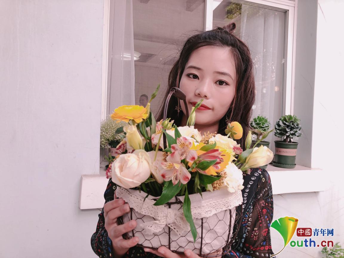 任莎莎我们都是追梦人记录一位边境缉毒警花的故事