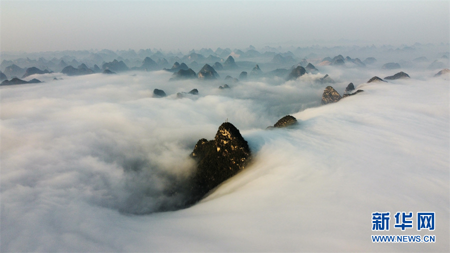 看冬日云瀑翻腾 “仙城”如仙境